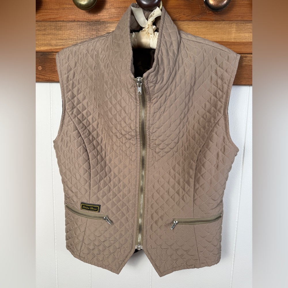 German equestrian tan vest with gorgeous horse print interior zip up pockets - Picture 3 of 9